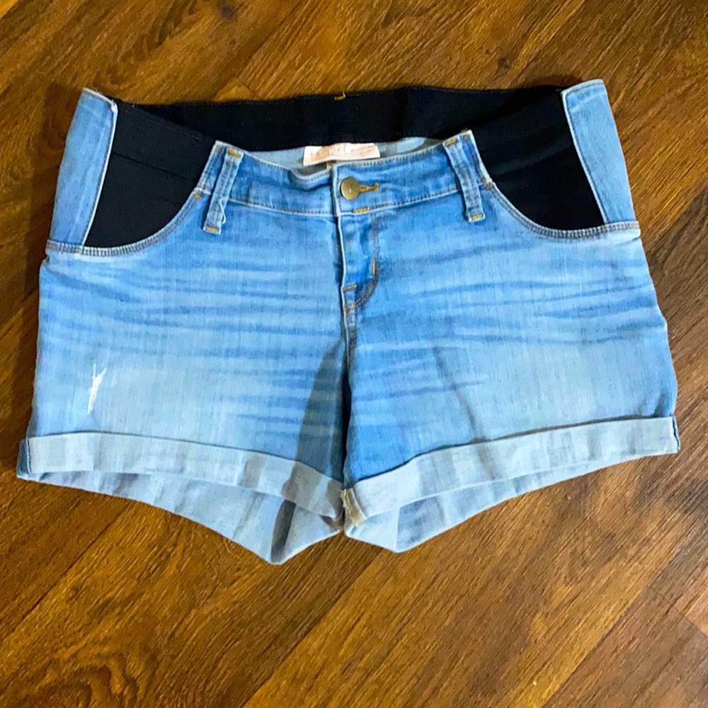 Maternity shorts